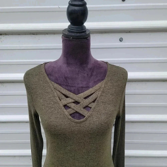 Bobbie Brooks Womens Knit Sweater Dress Green Long Sleeve Cage Neck Stretch Sz S - Picture 3 of 9